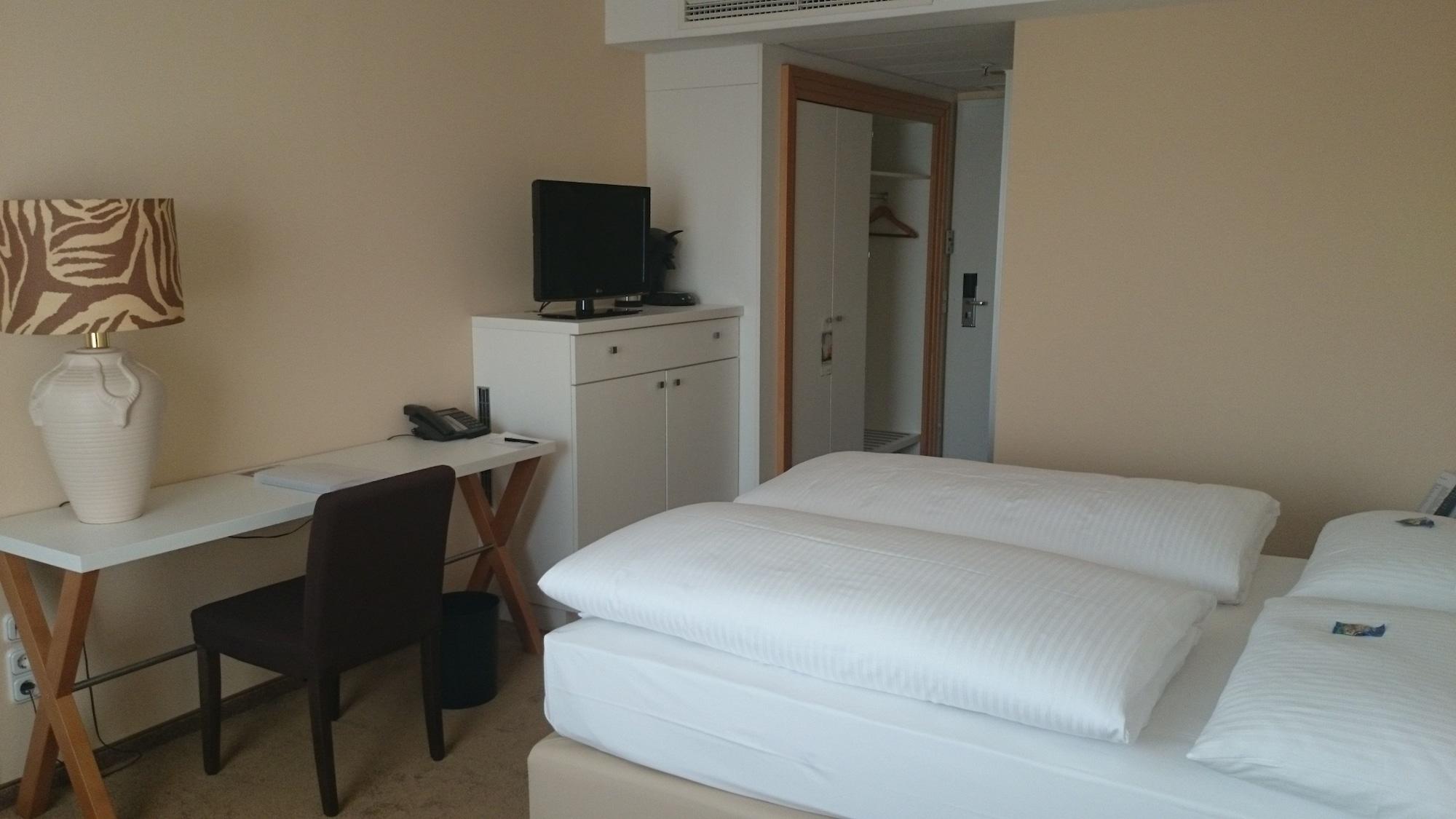 Relexa Hotel Francoforte sul Meno Esterno foto